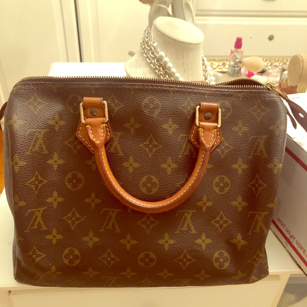 Authentic Louis Vuitton Speedy 30 monogram